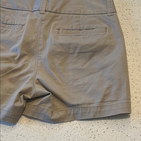 Tan Cargo Shorts with Mid-Length Cut and Classic Styling - Picture 5 of 10